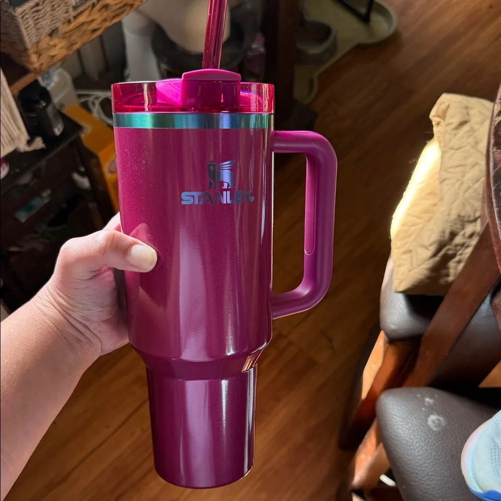 Stanley Quencher Tumbler in Pink and Purple - Picture 3 of 4
